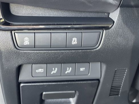 Used 2023 MAZDA MAZDA3 s image 17