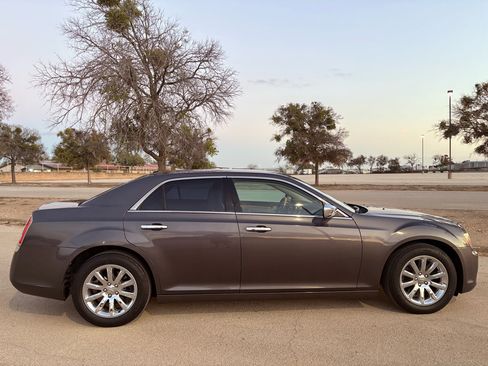 Used 2013 Chrysler 300 C image 54