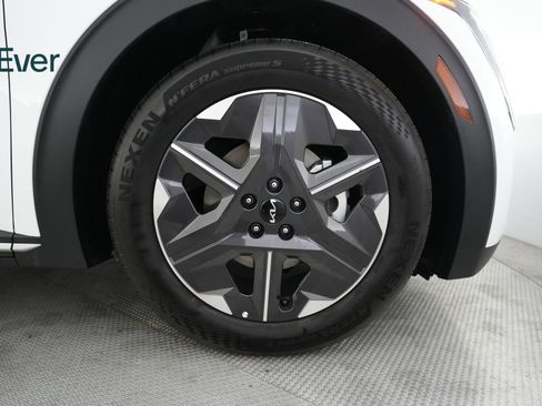Used 2025 Kia EV6 Light RWD image 20