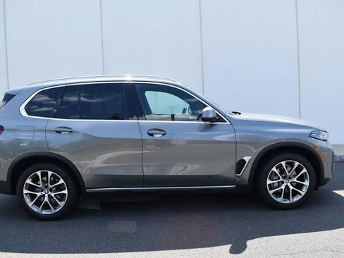 Used 2024 BMW X5 xDrive40i w/ Premium Package AWD/4WD image 4