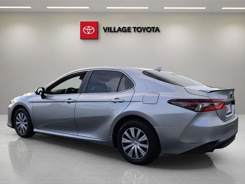 Certified 2021 Toyota Camry LE image 3