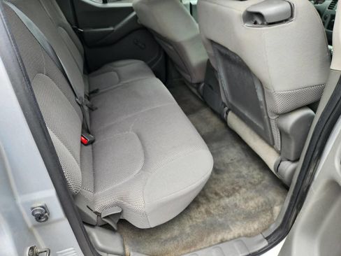 Used 2011 Nissan Frontier S AWD/4WD image 14