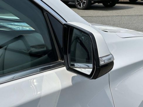 Used 2020 Chevrolet Traverse LT w/ Driver Confidence II Package image 6