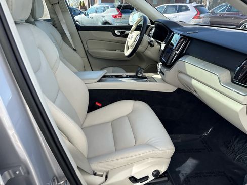 Used 2023 Volvo XC60 B5 Plus w/ Protection Package Premier AWD/4WD image 27