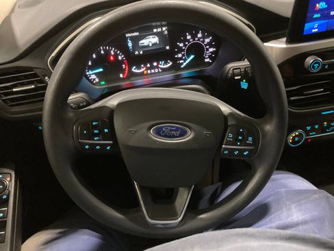 Used 2020 Ford Escape SE image 21