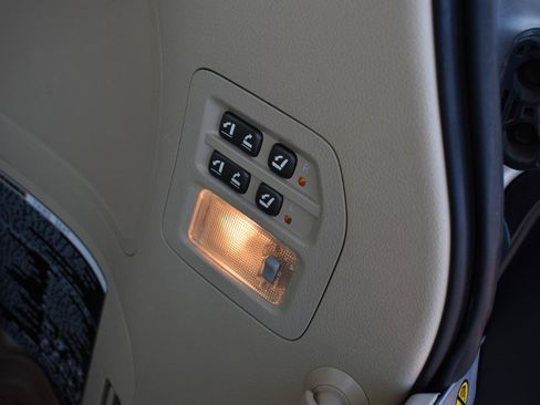 Used 2013 Lexus LX 570 4WD w/ Luxury Pkg image 26