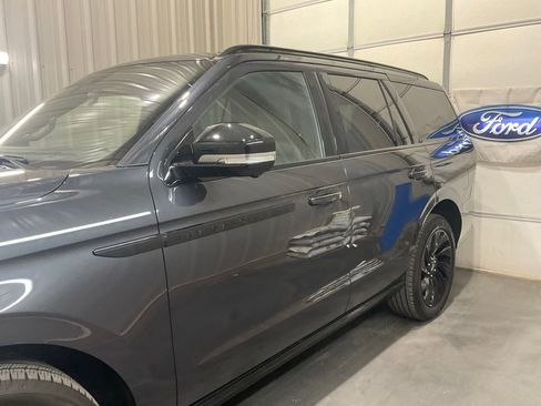 Used 2025 Lincoln Navigator Reserve w/ Jet Appearance Package AWD/4WD image 5
