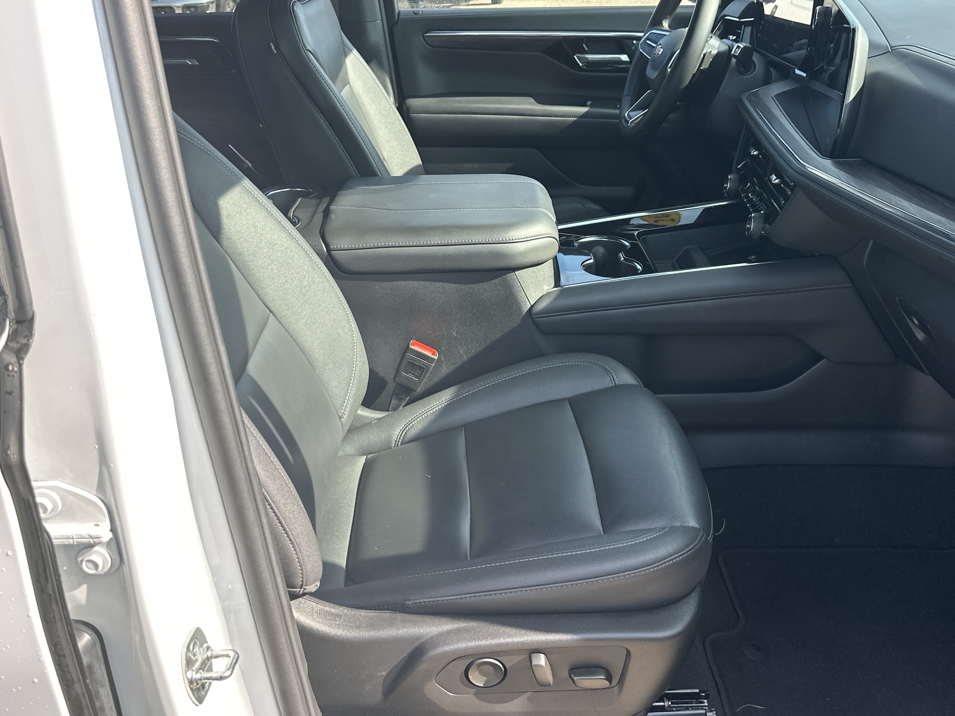 Certified 2025 Chevrolet Tahoe LT AWD/4WD image 14