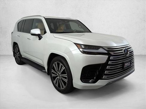 Used 2026 Lexus LX 600 4WD w/ Accessory Package (Z1) image 7