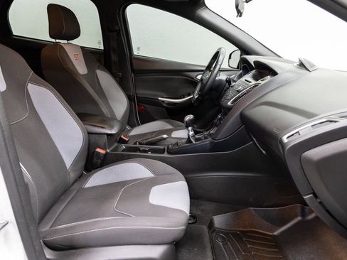 Used 2017 Ford Focus ST image 14