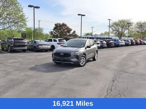 Used 2023 Ford Escape Active AWD/4WD image 1