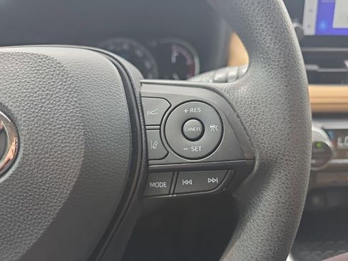 Used 2023 Toyota RAV4 XLE image 18