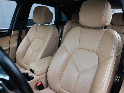 Used 2020 Porsche Macan image 10