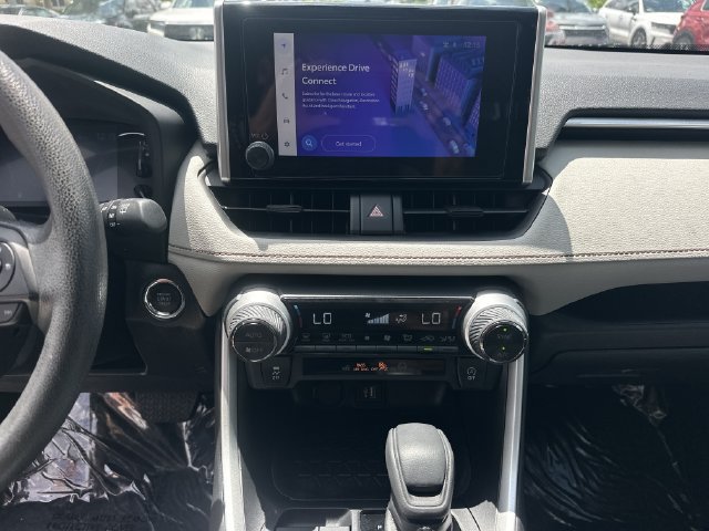 Used 2025 Toyota RAV4 XLE FWD image 22