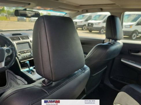 Used 2014 Toyota Camry SE w/ Leather Package FWD image 10