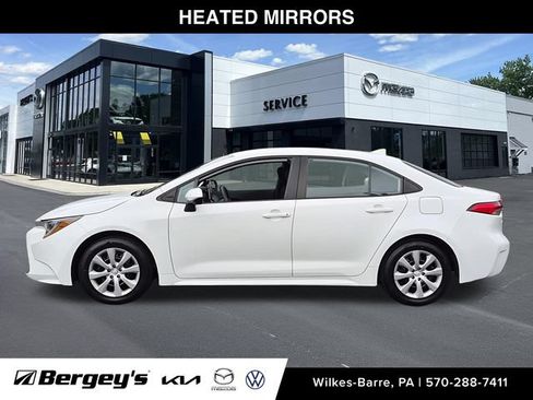 Used 2021 Toyota Corolla LE w/ Carpet Mat Package (TMS) FWD image 10