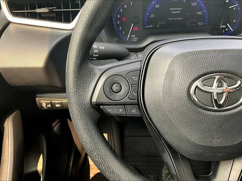 Used 2022 Toyota Corolla LE FWD image 13