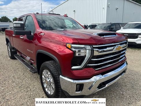 Used 2025 Chevrolet Silverado 2500 LTZ w/ LTZ Plus Package AWD/4WD image 9