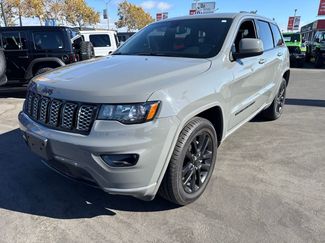 Used 2020 Jeep Grand Cherokee Altitude RWD video 1