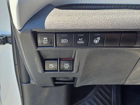 Used 2025 Toyota Sienna XSE AWD/4WD image 33