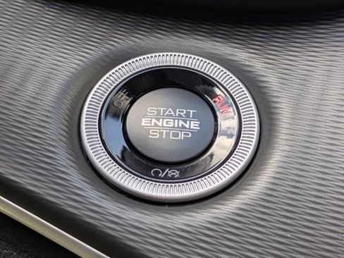 New 2025 Jeep Grand Cherokee Altitude image 24