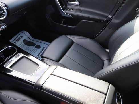 Used 2025 Mercedes-Benz CLA 250 4MATIC image 26