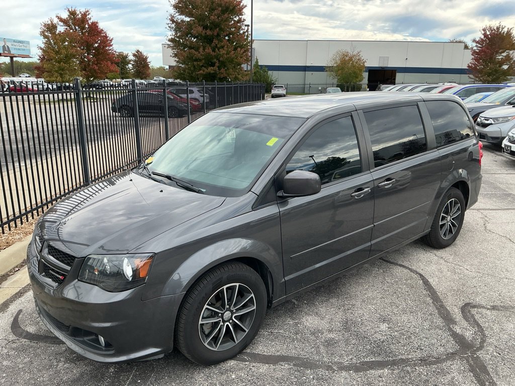 Used 2016 Dodge Grand Caravan R/T w/ Driver Convenience Group FWD image 5