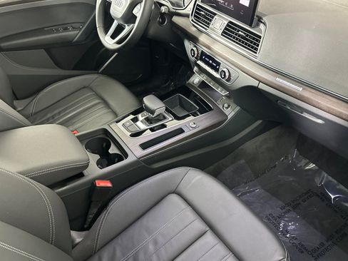 Used 2023 Audi Q5 2.0T Premium w/ Convenience Package image 15