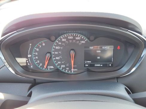 Used 2021 Chevrolet Trax LT w/ LT Convenience Package image 24