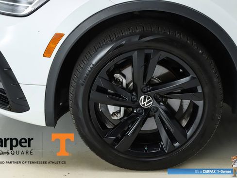 Used 2024 Volkswagen Tiguan SE R-Line FWD image 45