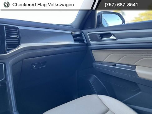 Used 2023 Volkswagen Atlas Cross Sport SEL R-Line image 31
