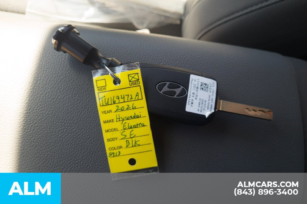 Certified 2026 Hyundai Elantra SE w/ Cargo Package FWD image 17