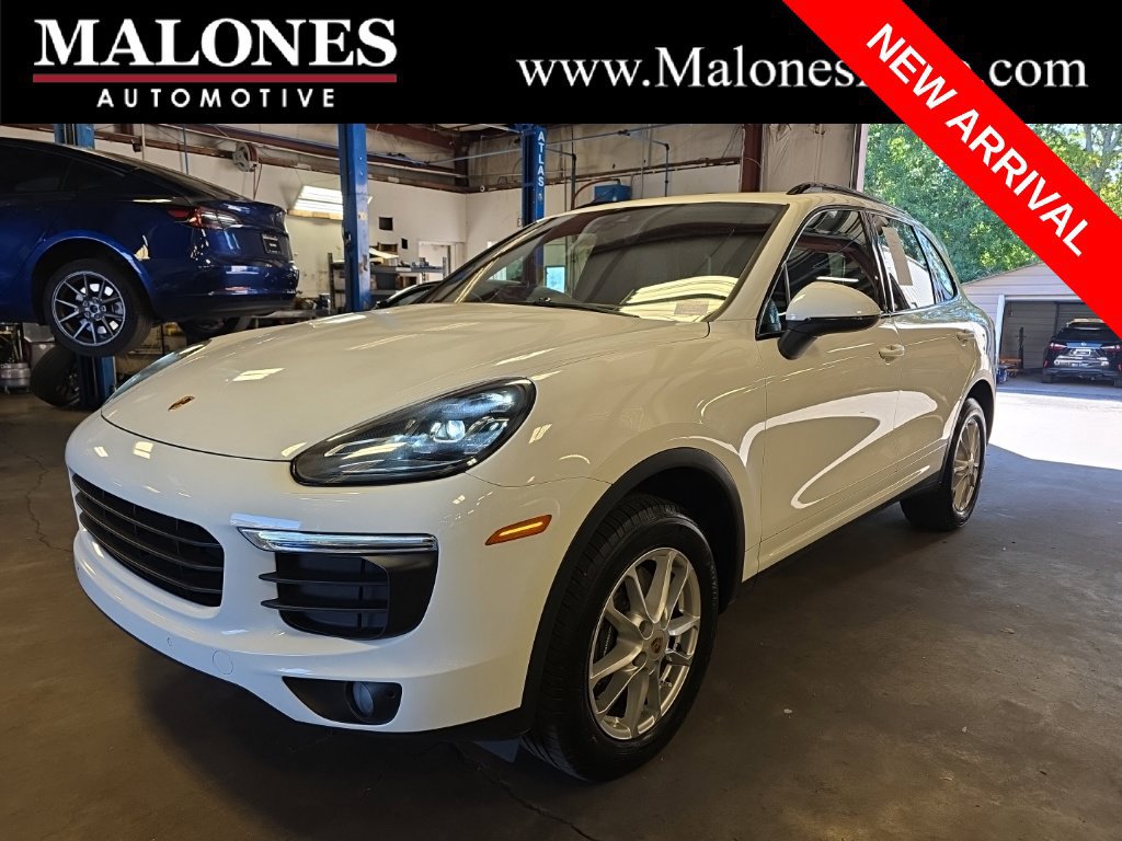 Used 2016 Porsche Cayenne AWD/4WD image 1