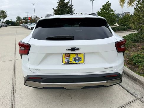 Used 2024 Chevrolet Trax ACTIV w/ Driver Confidence Package image 10