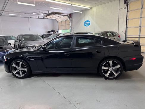 Used 2014 Dodge Charger SXT RWD image 6