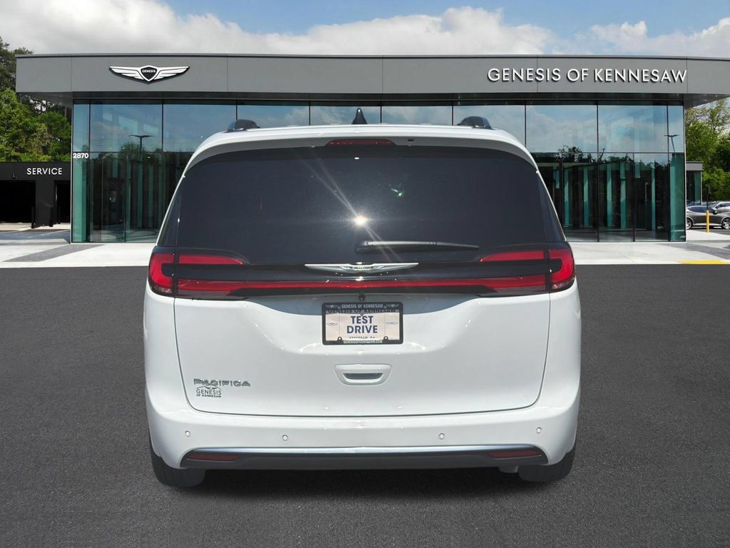 Used 2026 Chrysler Pacifica Pinnacle FWD image 7