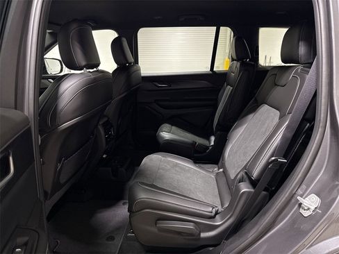New 2025 Jeep Grand Cherokee L Laredo image 20