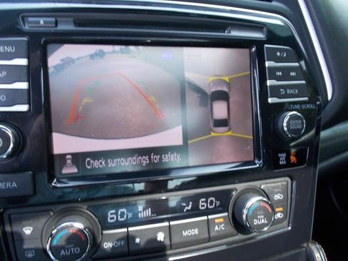 Used 2023 Nissan Maxima SR w/ Sport Mat Group FWD image 32