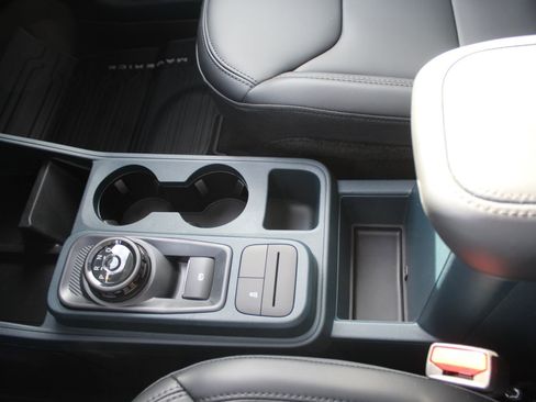 New 2026 Ford Maverick Lariat w/ Black Appearance Package image 31