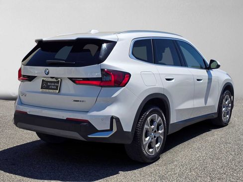 Used 2023 BMW X1 xDrive28i w/ Premium Package AWD/4WD image 3