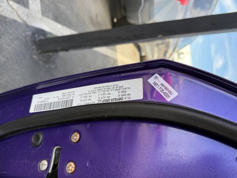 Used 2014 Dodge Challenger R/T image 21