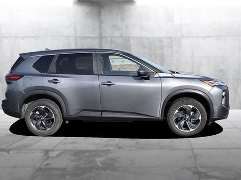 Used 2024 Nissan Rogue SV image 5
