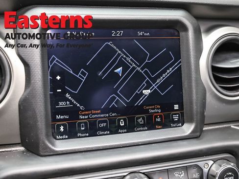 Used 2023 Jeep Wrangler Unlimited w/ Sun & Screen Package image 19