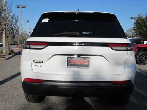 New 2026 Jeep Grand Cherokee Limited AWD/4WD image 6