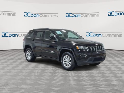 Used 2021 Jeep Grand Cherokee Laredo w/ Security & Convenience Group AWD/4WD image 2