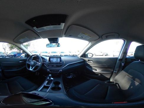 Used 2025 Nissan Altima 2.5 SV image 43