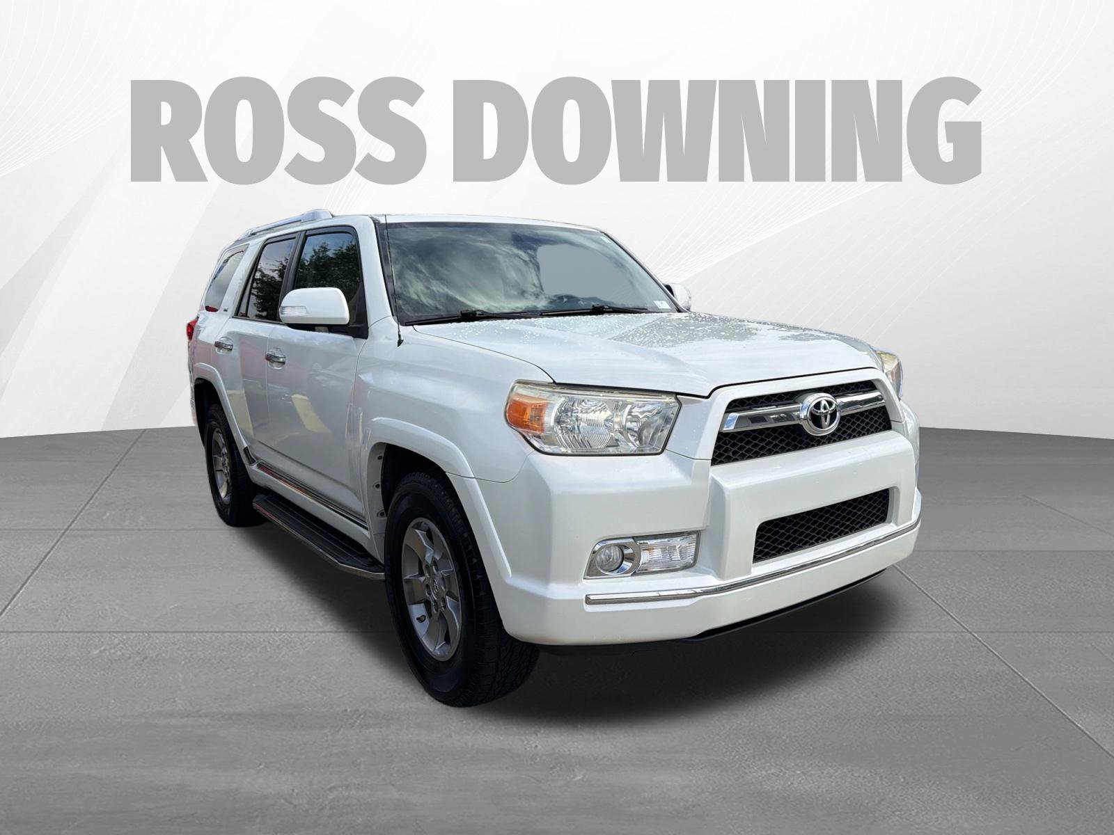 Used 2011 Toyota 4Runner SR5 w/ Premium Pkg w/Leather RWD image 3
