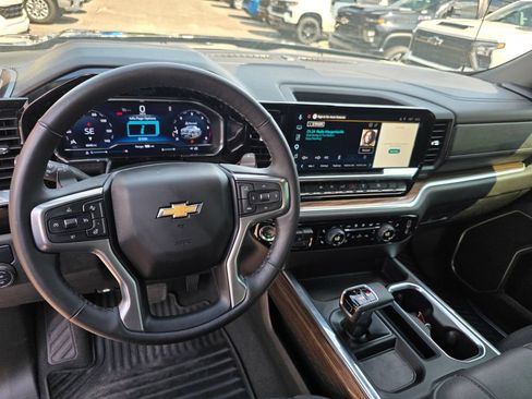 Certified 2025 Chevrolet Silverado 1500 LT RWD image 15