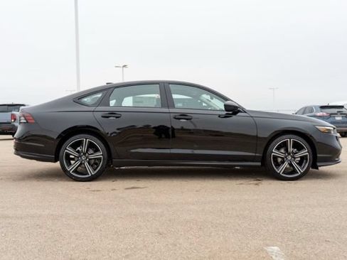 Used 2025 Honda Accord SE image 8