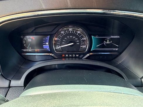Used 2016 Lincoln Navigator Select AWD/4WD image 9